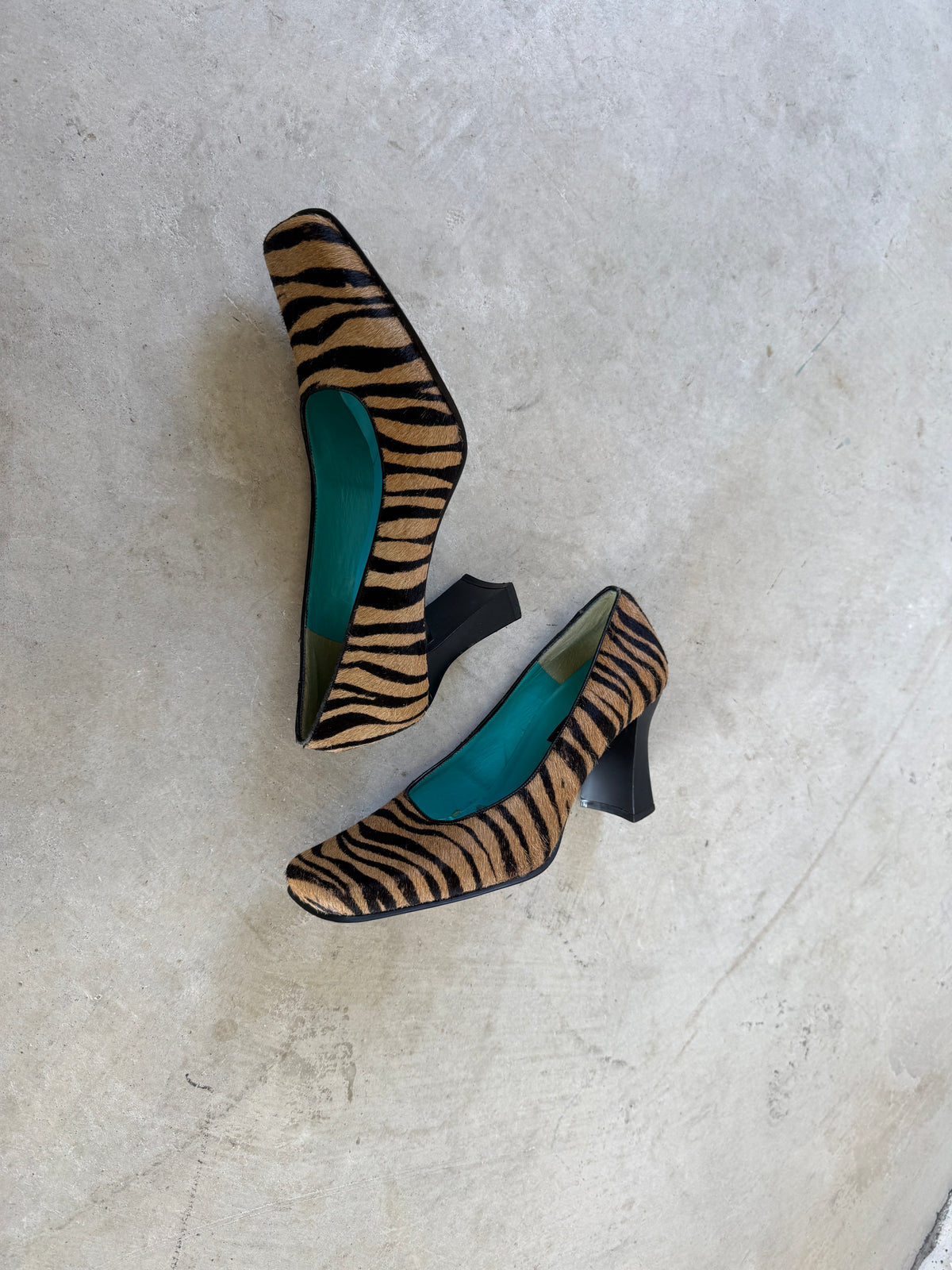 NINE WEST