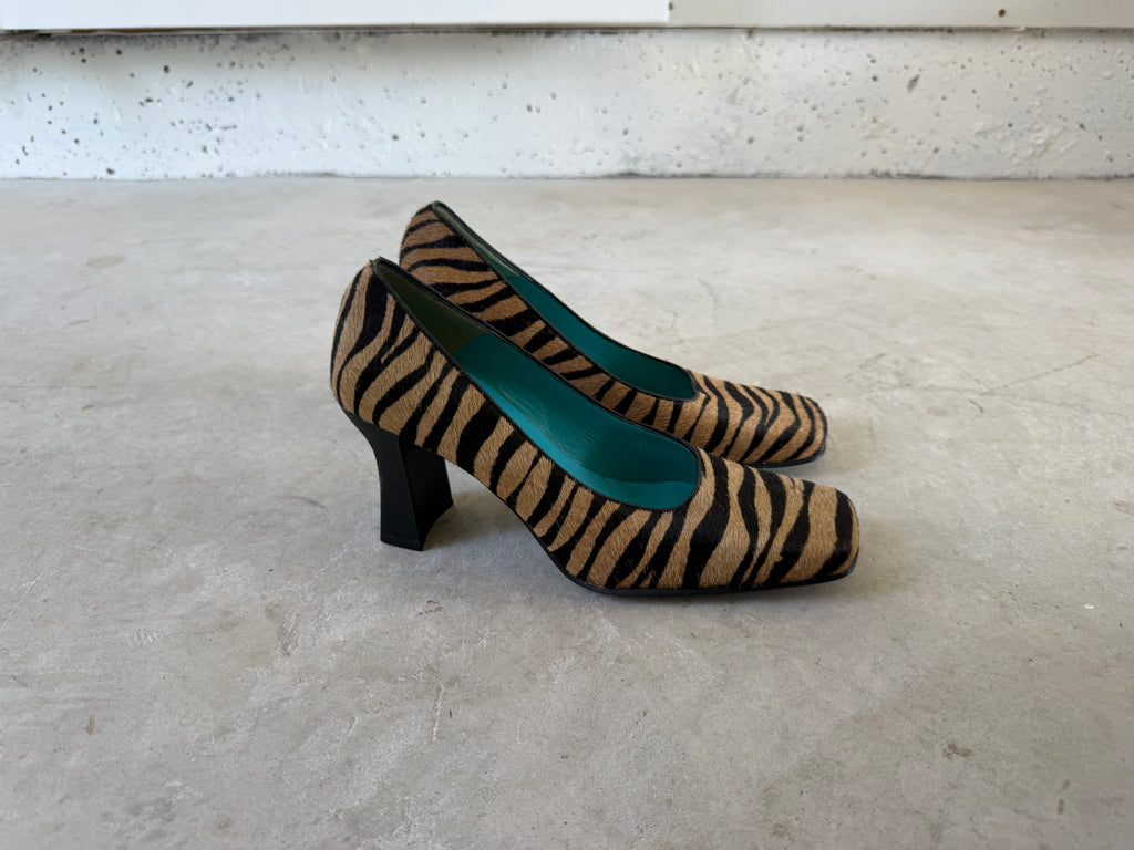 NINE WEST